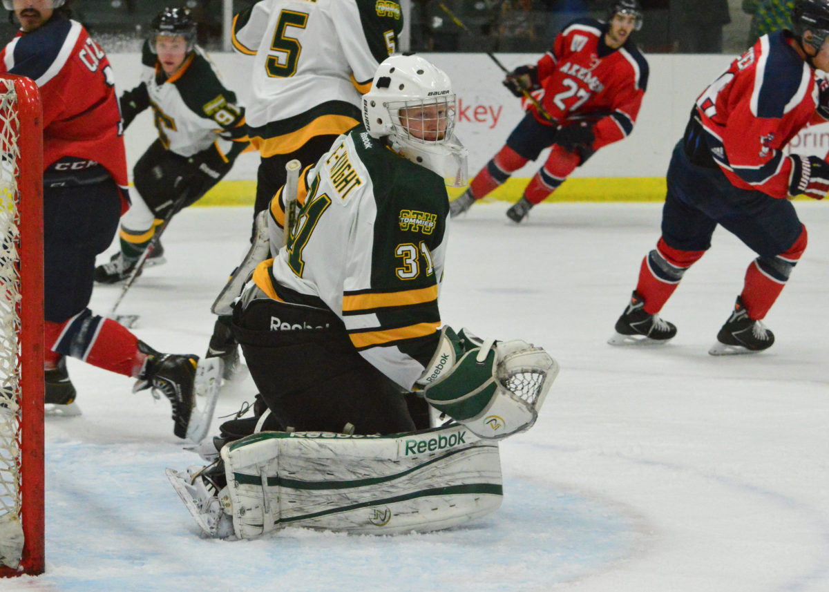 Men’s hockey gets first win of the season